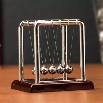 Маятник Ньютона на квадратной подставке тёмно-красный, малый