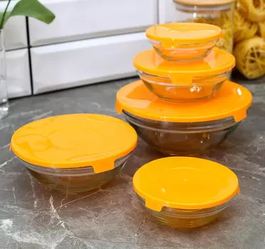 Набор стеклянных салатников с крышками 5 шт Оранжевые