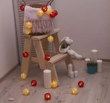 Ночник гирлянда Клубки шарики золотистые с блёстками-красные d-6 см, 5 м