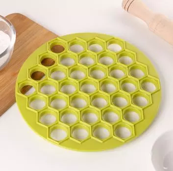 Пельменница пластмассовая 37 ячеек 24 см Салатовая