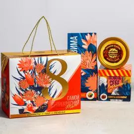 Подарочный набор «8 Марта. Самой прекрасной»: чай чёрный 100 г, печенье брауни 120 г, конфеты 110 г