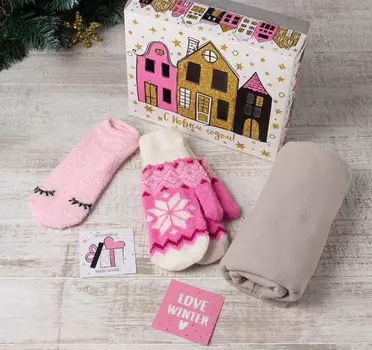 Подарочный набор "Love winter" варежки, плед и носки
