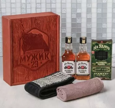 Подарочный набор на 23 фев"Настоящий мужик" в деревянном коробе 5 предметов: Мочалка, Мыло, Гель для душа, Шампунь, Полотенце