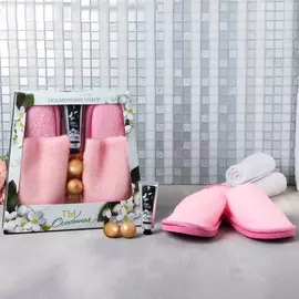 Подарочный набор "Ты особенная", тапочки 37-38 р., соль для ванн 2 шт., крем для рук