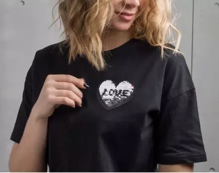 Термоаппликация двусторонняя Сердце Love Нашивка с пайетками цвет: Радужный-Серебристый (8,5х8,5 см)