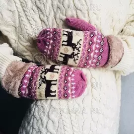 Варежки с оленями шерстяные (Цвет: розовый)