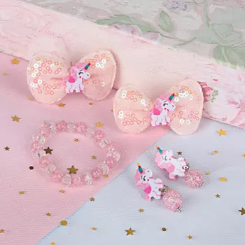 Набор бижутерии BERIOTTI:зажим для волос 2 шт, клипсы, браслет, 6 дизайнов