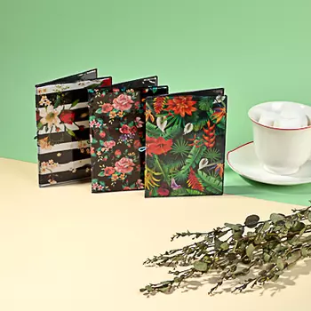 Обложка для паспорта с удерж.резинкой, с отд. для вод.удост, ПВХ, 13,7х9,6х0,4см, 2015-1, Дизайн GC