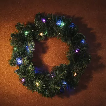 СНОУ БУМ Венок рождественский ПВХ 30см, с гирляндой 30LED (роса),пост.свеч. мульти, питание 2*CR2032