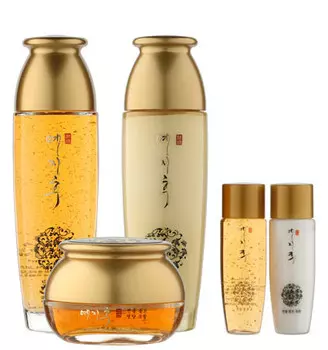 BERGAMO Набор средств с золотом и экстрактом красного женьшеня (тонер, эмульсия, крем) / YEZIHU