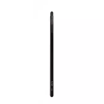 LIC Кисть S05 для нанесения средств для губ / Makeup Artist Brush 1 шт