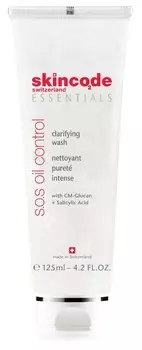 SKINCODE Средство очищающее для жирной кожи / ESSENTIALS S.O.S OIL CONTROL 125 мл