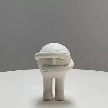 Hiding Скульптура