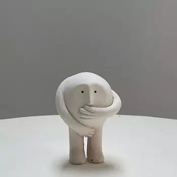 Holding Скульптура