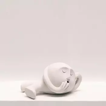 Lazying Around Скульптура