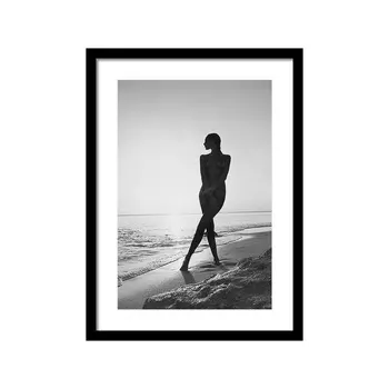 Marisa Berenson At A Beach Постер