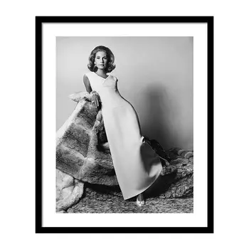 Mrs. Alfred Gwynne Vanderbilt Modeling An Evening Постер