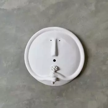 Well Wisher Wall Скульптура