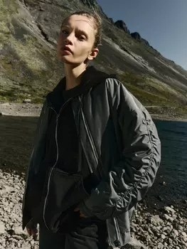 Бомбер Севилья