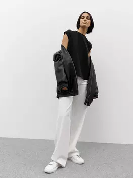 Футболка Влада без рукавов