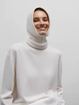 Капор вязаный