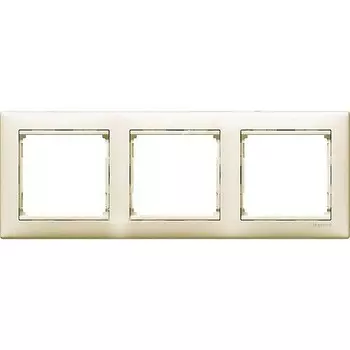 Legrand Valena, рамка декоративная трехместная (белая)