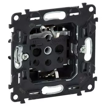 Механизм розетки Legrand Valena In'matic 753029 одноместный с заземлением и защитными шторками черный