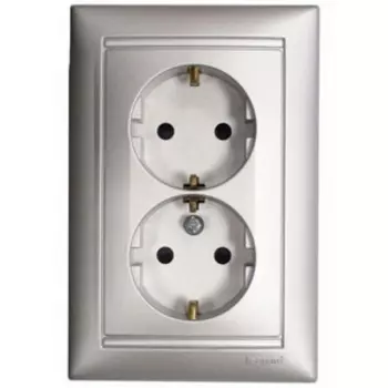 Розетка 2х2К+З LeGrand Valena 770100 немецкий стандарт 16A в сборе алюминий