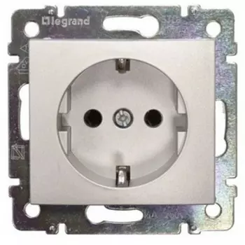 Розетка 2К+З LeGrand Valena 770121 со шторками винтовые зажимы немецкий стандарт 16A алюминий