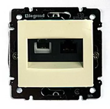 Розетка двойная LeGrand Valena 774180 RJ45 кат. 6 UTP+RJ11 без захватов бежевый