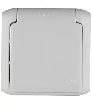 Розетка влагозащищенная LeGrand Quteo о/у с крышкой и шторками с заземлением серая