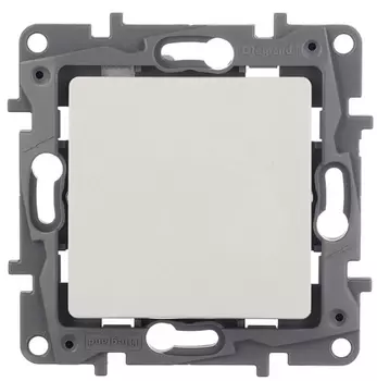 Выключатель встраиваемый одноклавишный LeGrand Etika 672201 белый