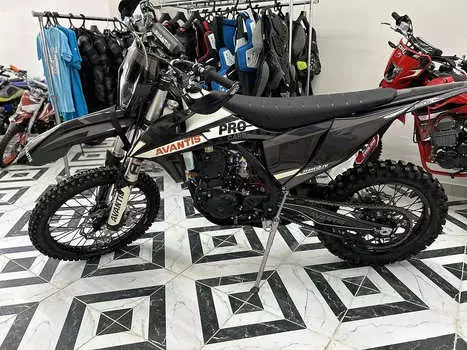 Мотоцикл кроссовый эндуро AVANTIS 300 PRO CARB FCR EXCLUSIVE (NC300-S/182MM) ARS Б/У