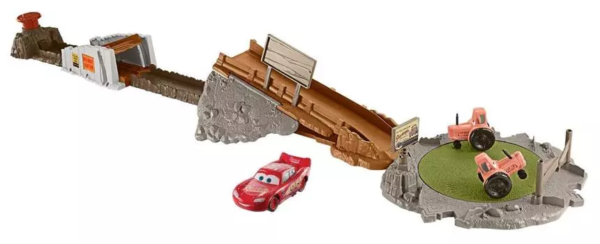 CARS "Гонка Смоки" - автомобильный трек