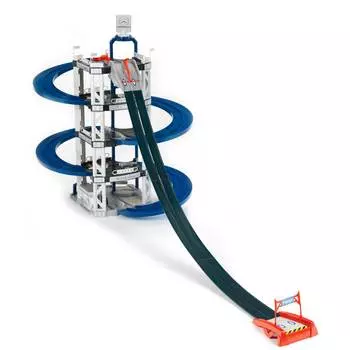 Klein Парковка Mercedes-Benz, 5 этажей с трапом