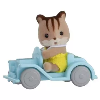 Набор Sylvanian Families Младенец в сундучке "Бельчонок на машине"