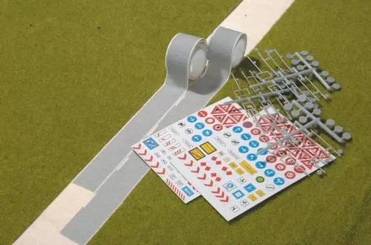 PIKO Дорожное полотно и знаки