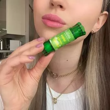 Бальзам для губ MOCCALURE с экстрактом алоэ