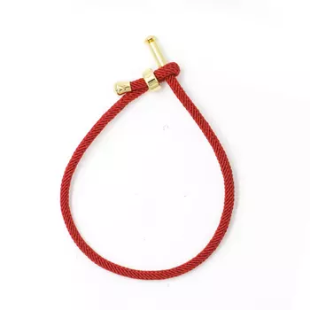 Браслет на красной нити