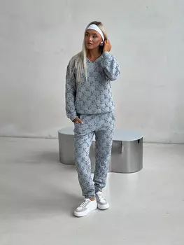 Костюм