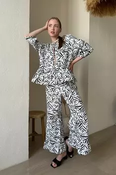 Костюм