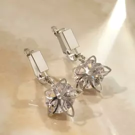 Серьги со стразами