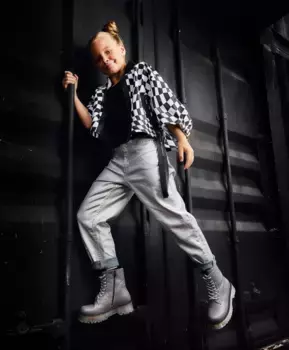 Джинсы Mom-fit серебристые Gulliver (158)