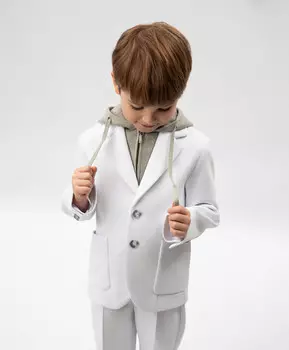 Пиджак для мальчика белый трикотажный с серой вязаной манишкой с капюшоном Roberto Moretti