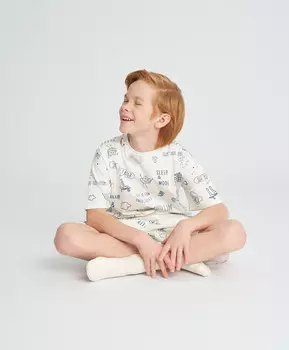 Пижама с футболкой оверсайз и шортами для мальчика белая с принтом Button Blue