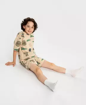 Пижама с шортами и футболкой с принтом бежевая для мальчика Button Blue (152-158)