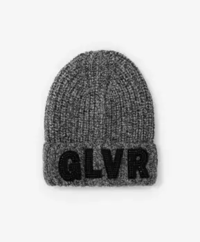 Шапка вязаная с декором из шеврона и страз Gulliver (56)