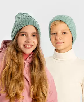 Шапка вязаная с отворотом зеленая детская Button Blue