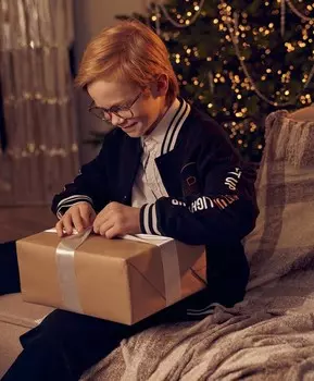 Толстовка на кнопках с принтом и аппликацией черная для мальчика Button Blue (110)