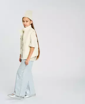 Жилет для девочки утепленный белый стеганый Button Blue